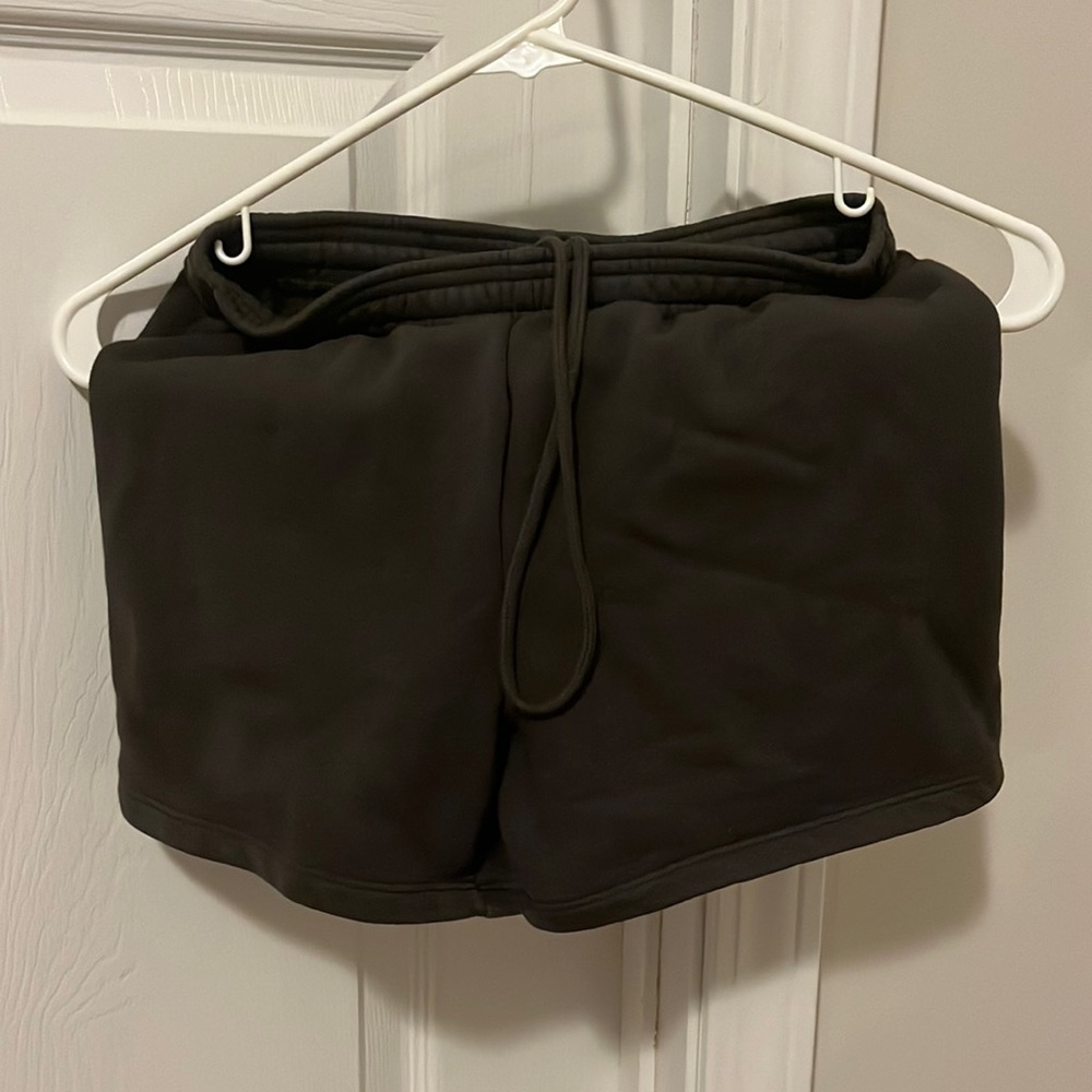 Skims, xs, cotton short.